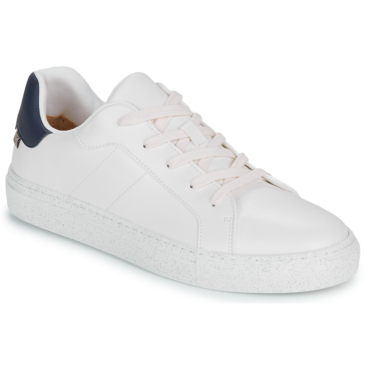 baskets homme blanc – confort et style urbain